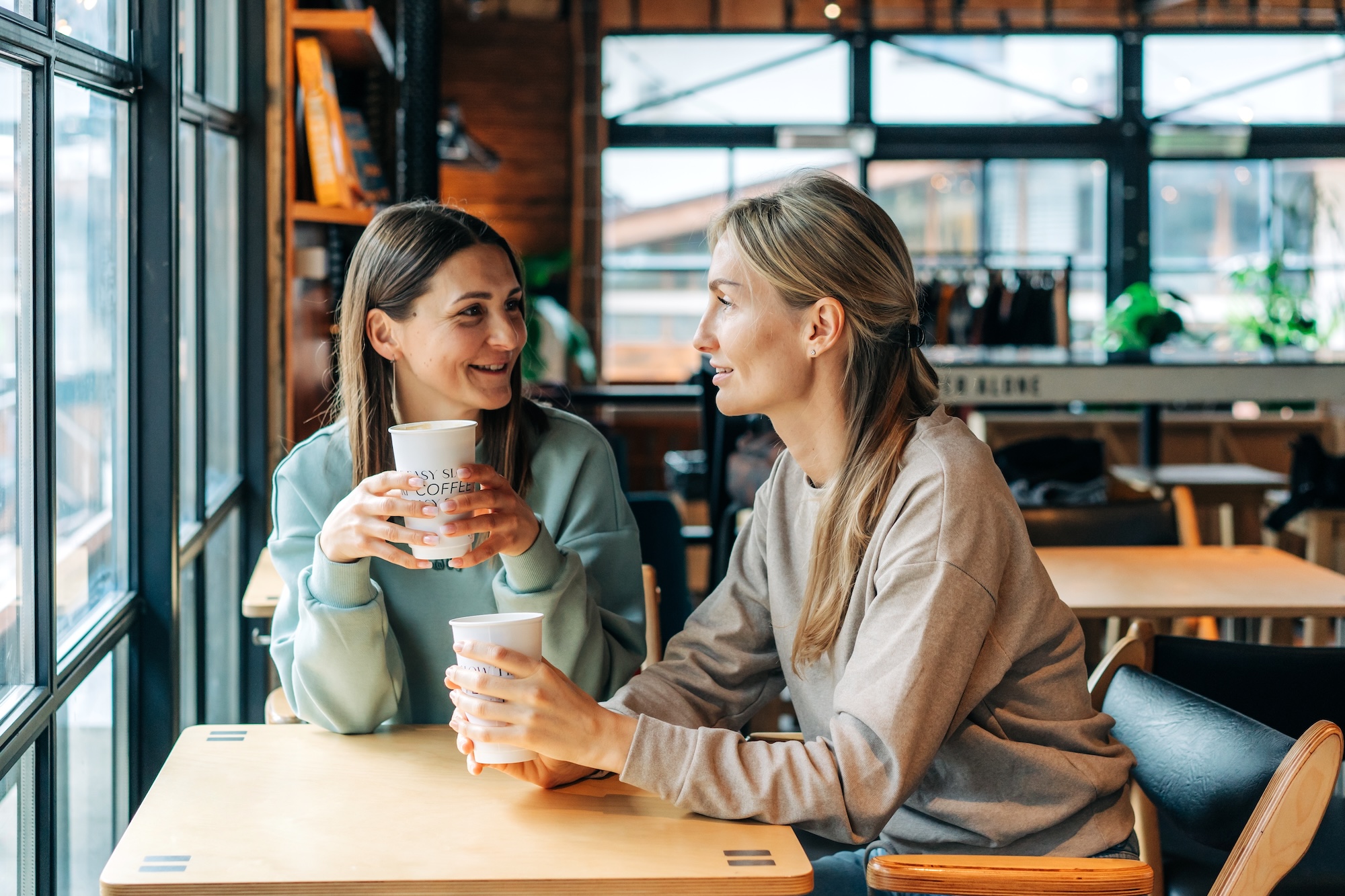 Fællesskab over en kop kaffe på Tråden